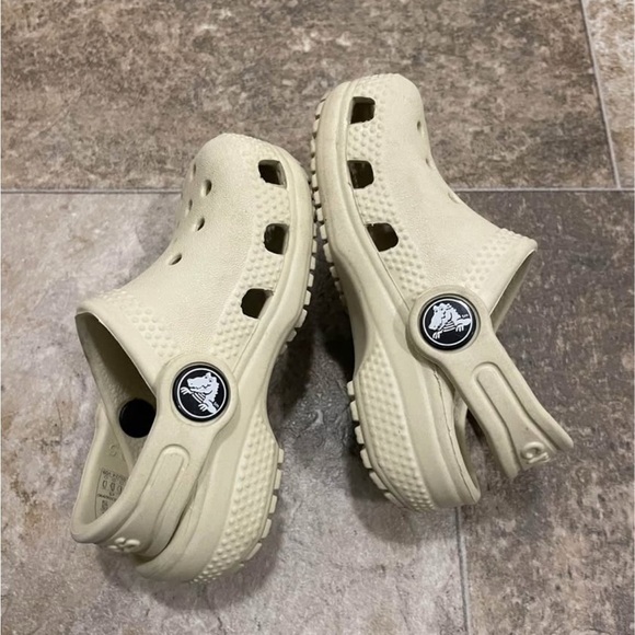 Crocs | Toddler C5 Clogs | Unisex - Picture 1 of 4